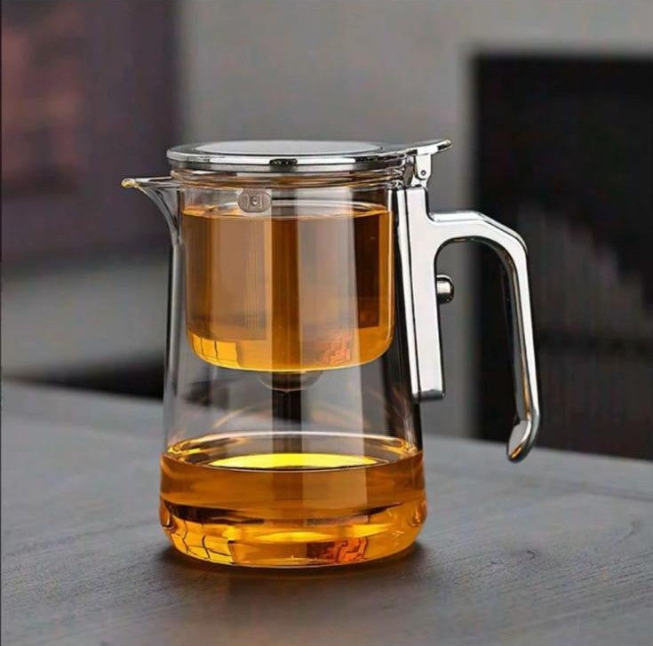 Teekanne aus Glas mit Siebeinsatz und Metallgriff, 600 ml, von Sunnafrucht