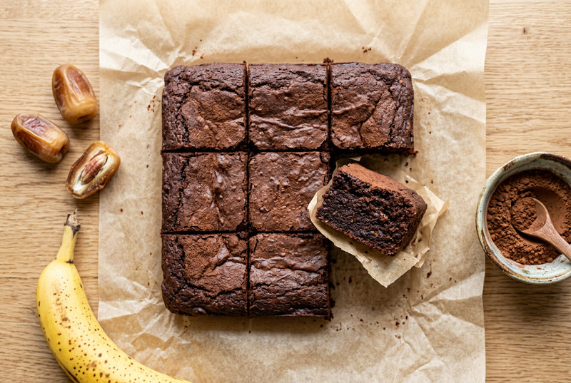 Brownies mit Datteln und Bananen: einfaches Rezept ohne Mehl